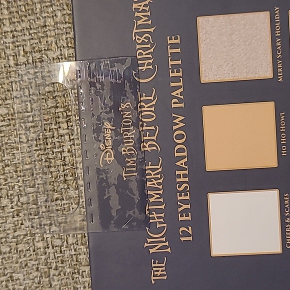 Disney Nightmare Before Christmas Merry Scary Holidays Eye Shadow Palette NEW - Picture 5 of 5